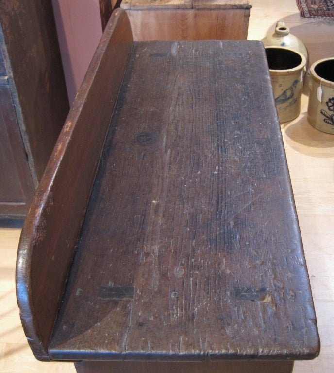 American Early Bucket Bench