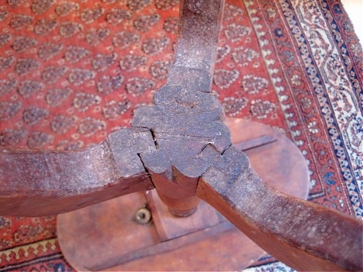 Queen Anne Tilt-Top Candlestand 2