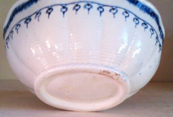 Wedgwood Mared Strawberry Basket In Excellent Condition For Sale In Clear Spring, MD