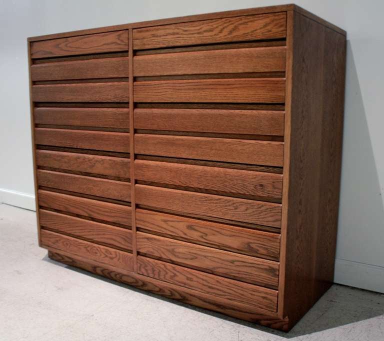 Wood Sligh 10-Drawer Dresser