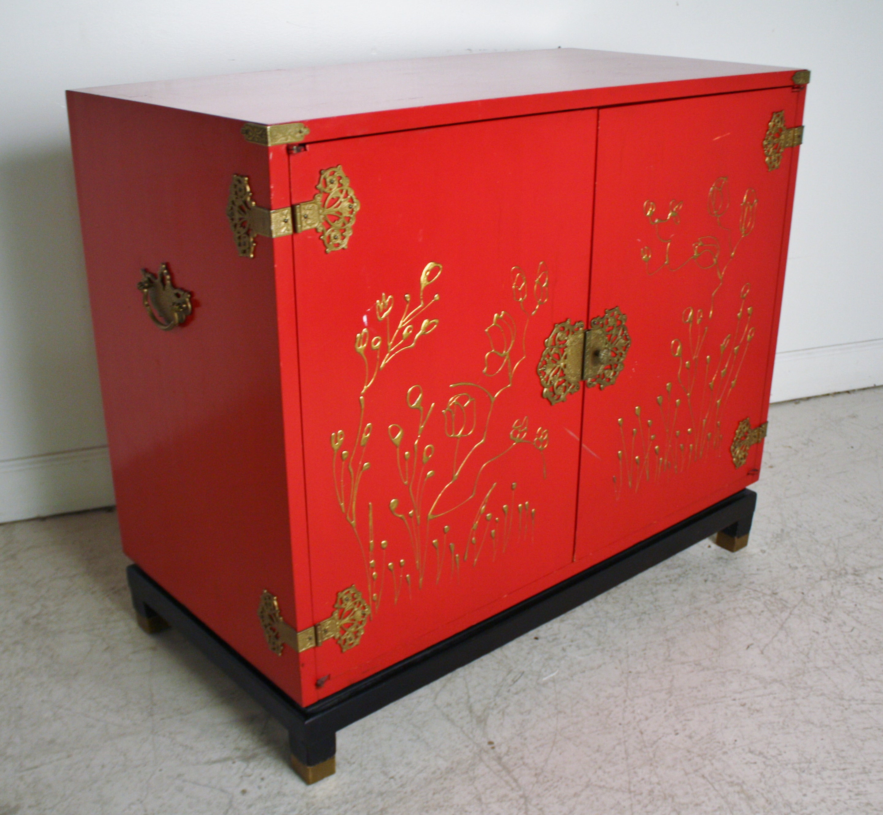 1950s Red Chinoiserie Cabinet with Gold Leaf Relief