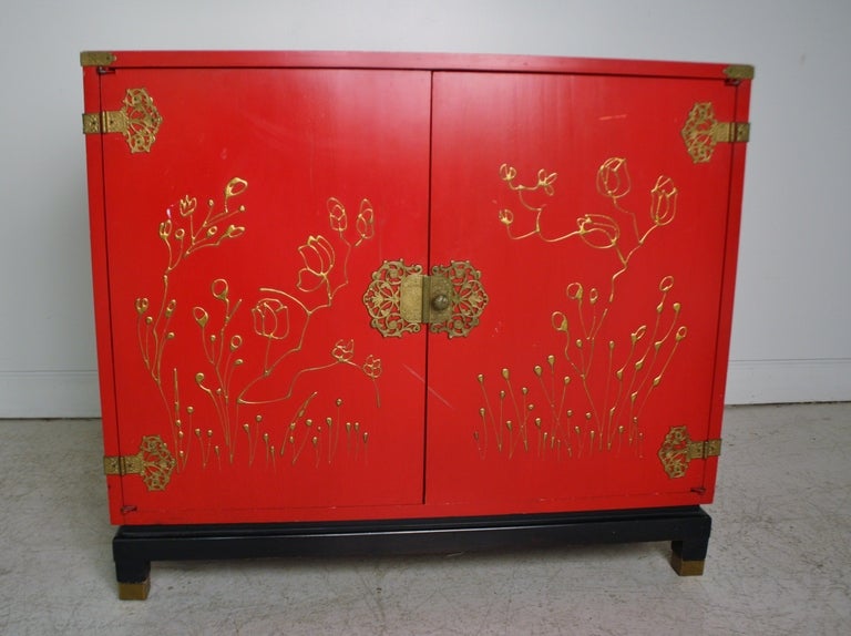 1950s Red Chinoiserie Cabinet with Gold Leaf Relief In Good Condition In Chicago, IL