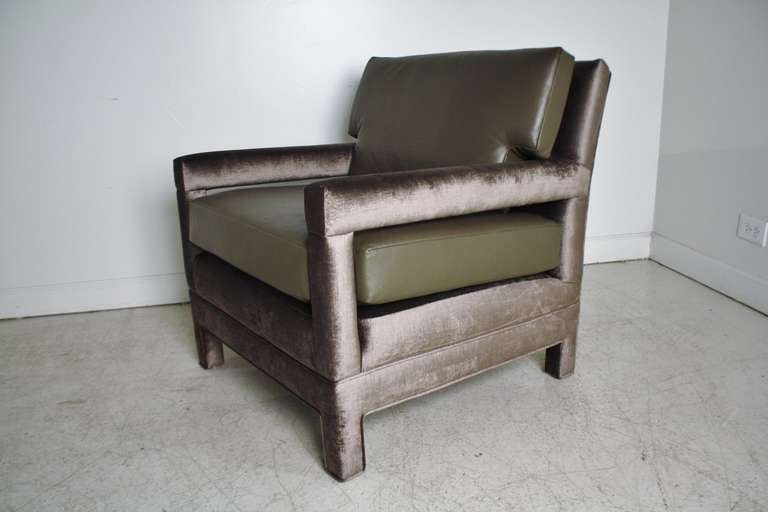 John Widdicomb Lounge Upholstered Armchairs In Excellent Condition In Chicago, IL