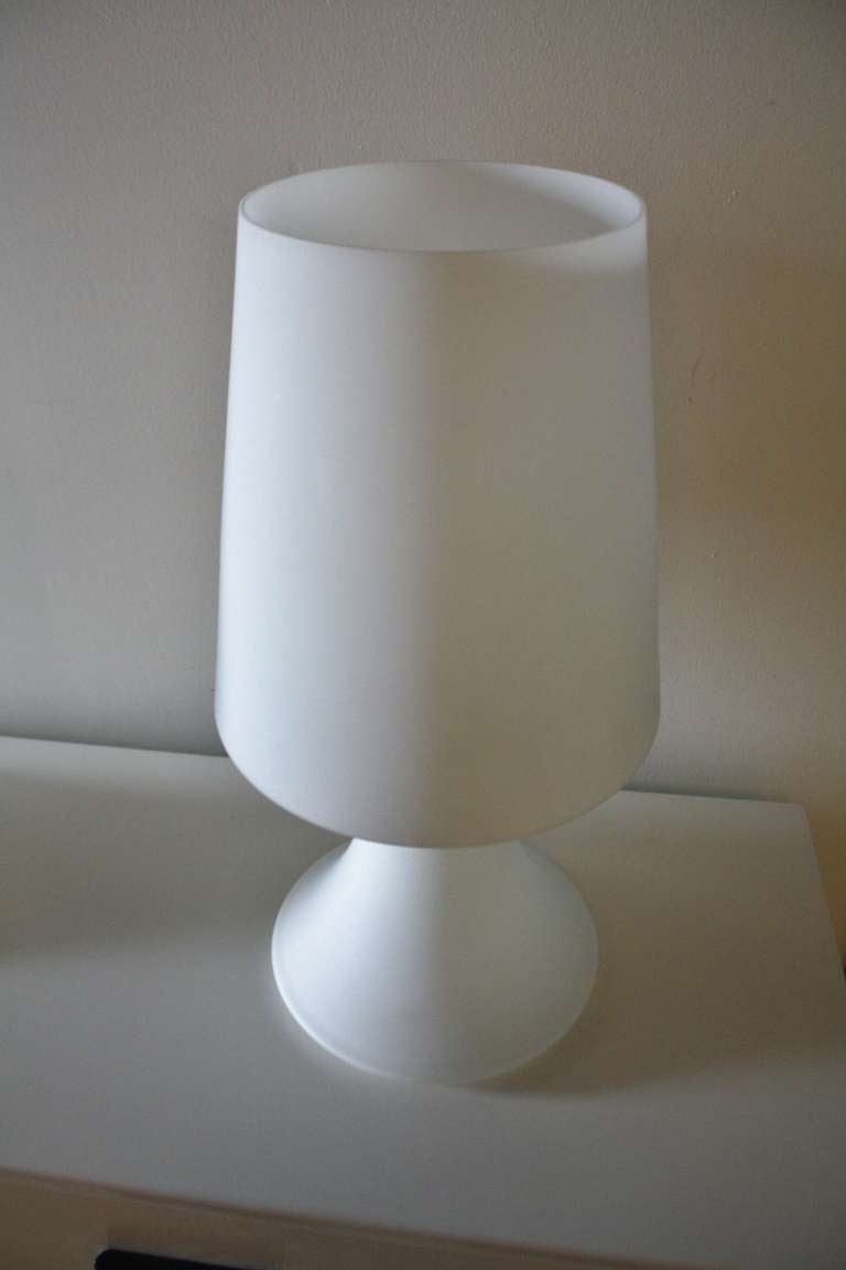 Pair of White Glass Laurel Lamps and Shades In Excellent Condition In Chicago, IL