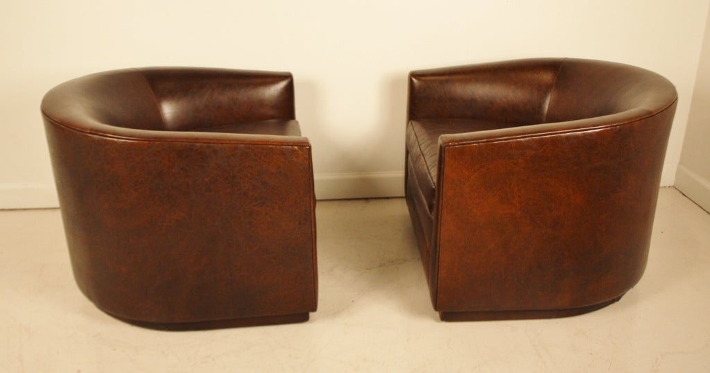 Late 20th Century Pair of Leather Barrel club Chairs