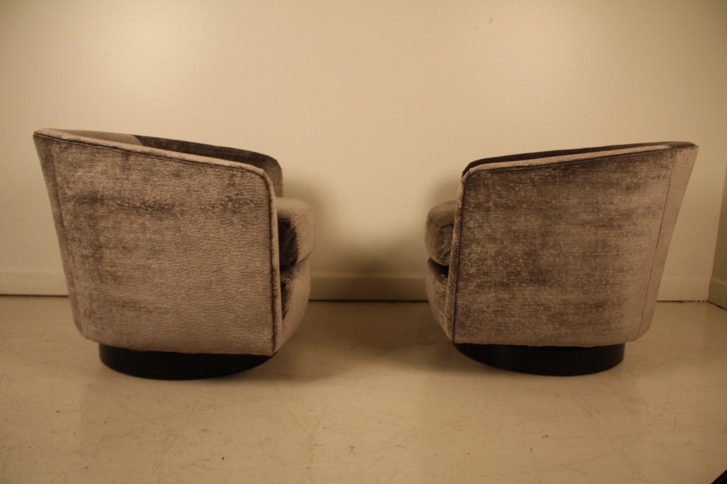 American Pair of Milo Baughman Swivel Club Chairs