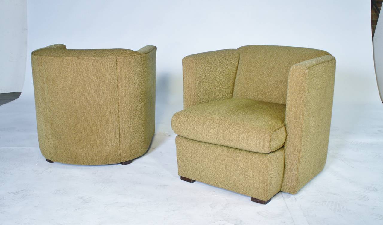 Mid-20th Century Pair of Art Moderne Barrel Club Chairs