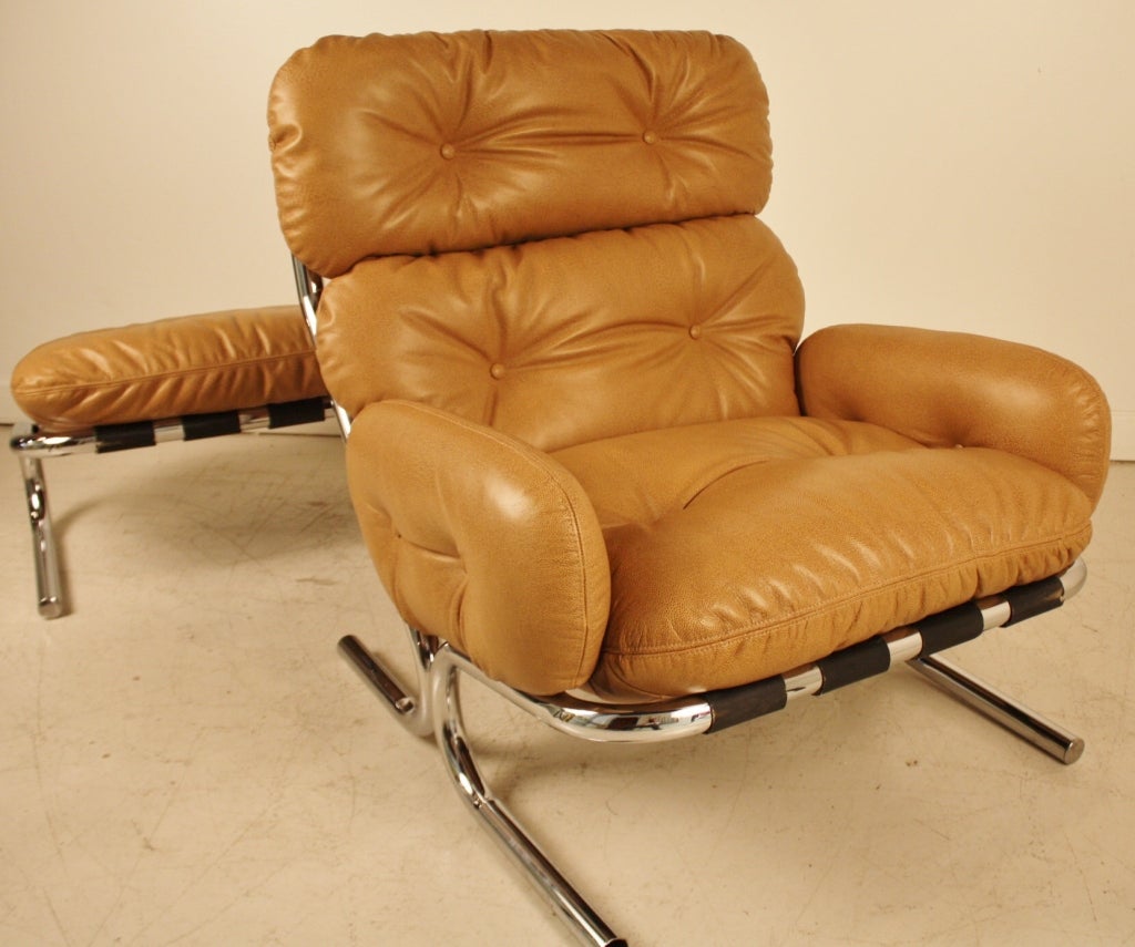 Directional Leather Chair and Ottoman In Excellent Condition In Chicago, IL