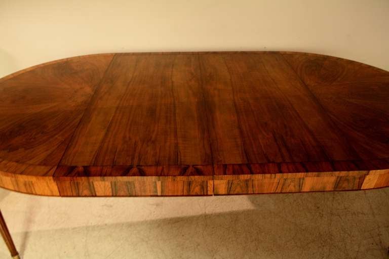 Baker Rosewood Round Extended Dining Table In Excellent Condition In Chicago, IL
