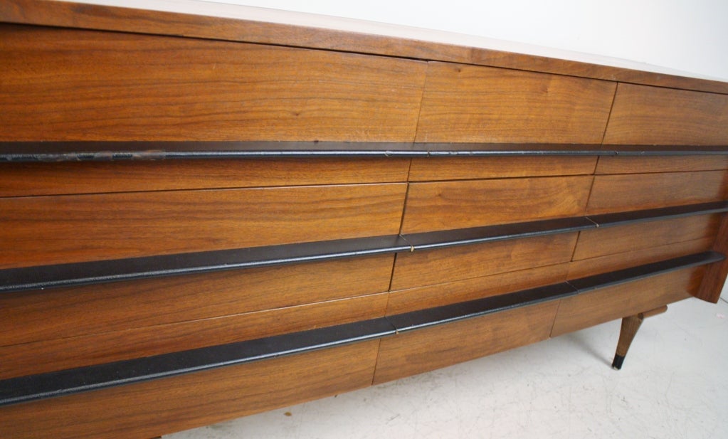 Mid Century Modern 9- Drawer Dresser 2