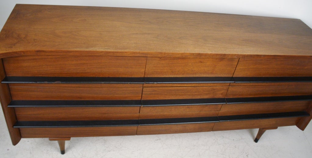 Mid Century Modern 9- Drawer Dresser 4