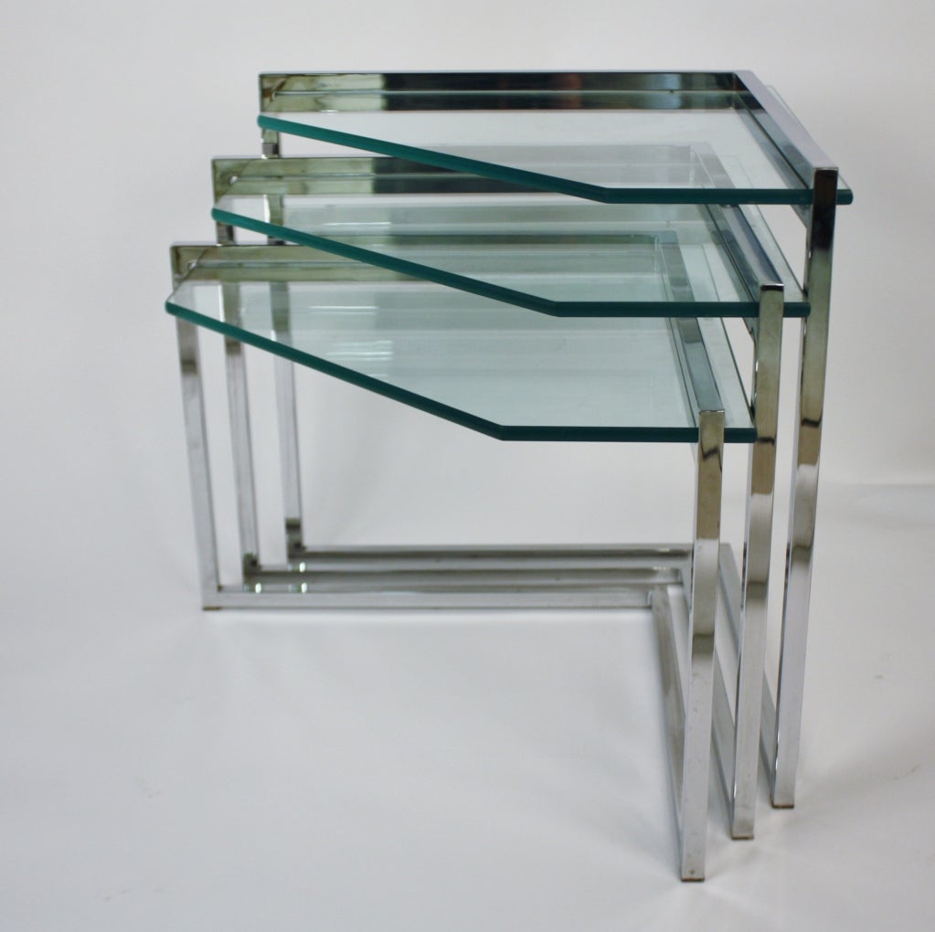 Set of Three Chrome and Glass Nesting Tables In Excellent Condition In Chicago, IL