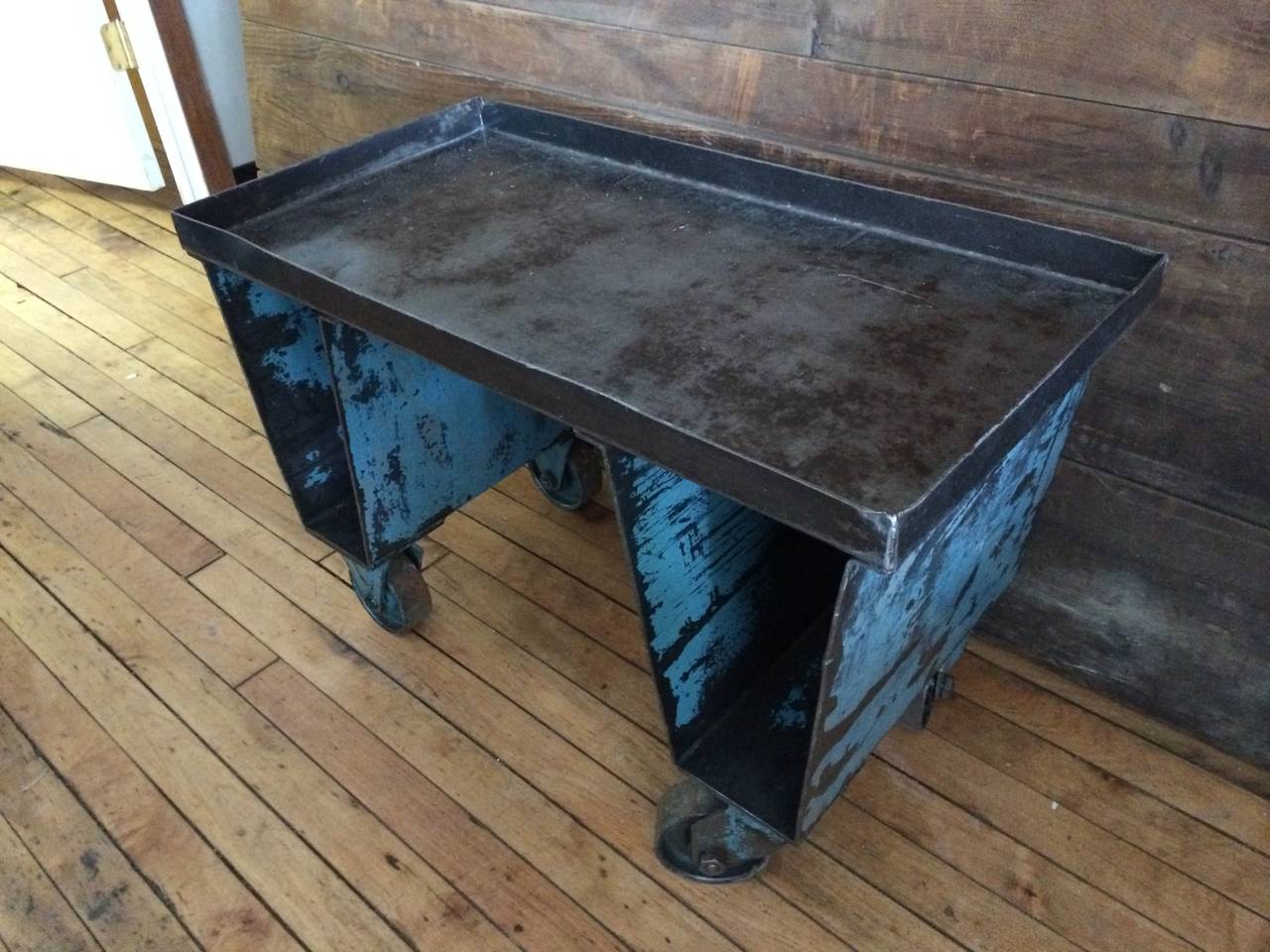 Factory Cart of Steel with Wheels as End, Side or Coffee Table