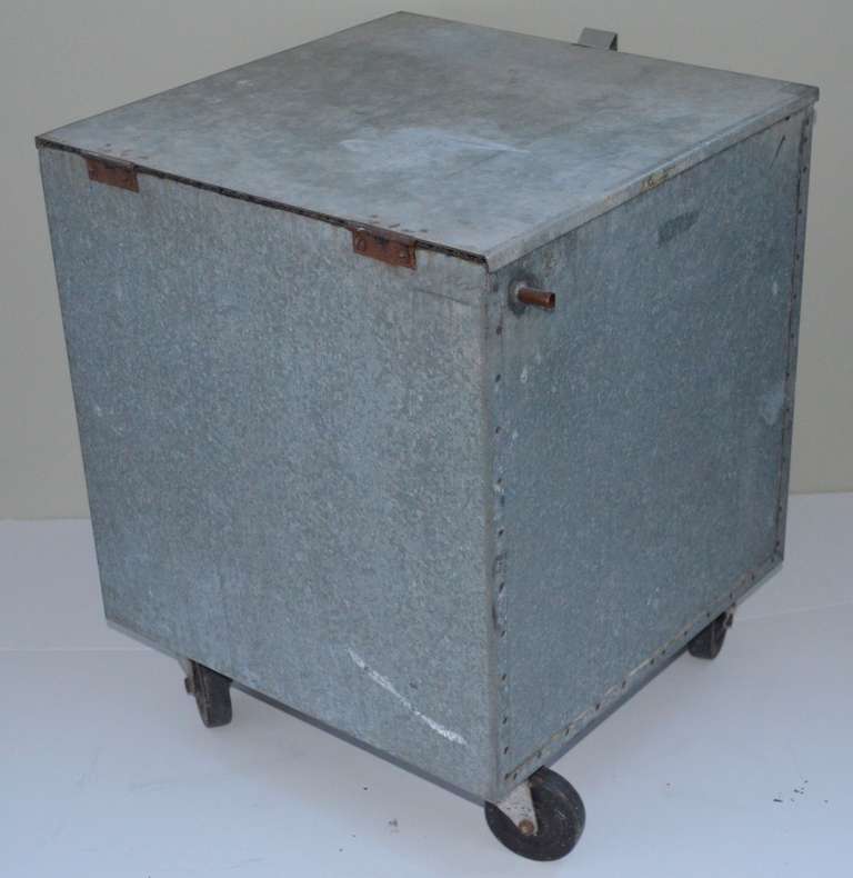 galvanized bin with lid