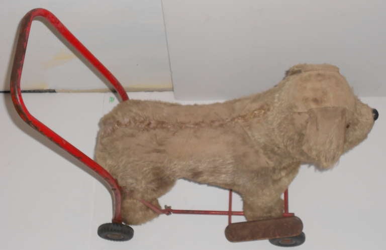 Antique Child's Toy Dog on Wheels In Good Condition In Madison, WI