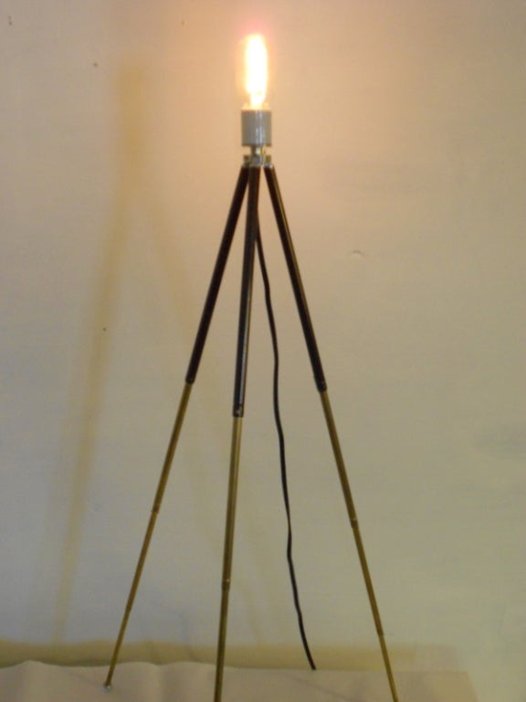 Photographer's Tripod as Floor/table Lamp In Excellent Condition In Madison, WI