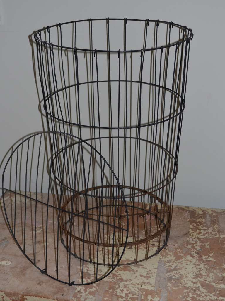 American Vintage Wire Basket with lid