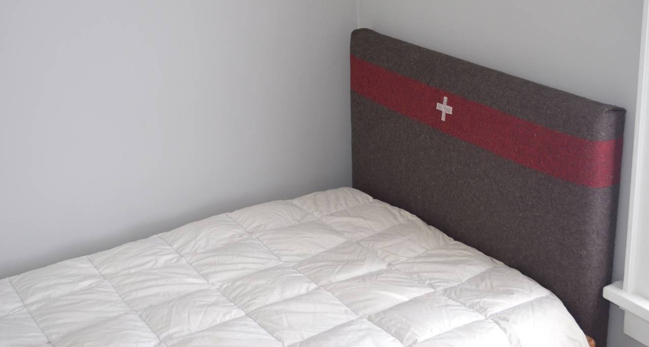 Headboard for Twin Bed Upholstered in Swiss Army Blanket In Excellent Condition For Sale In Madison, WI