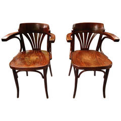 Pair of Thonet, Vienna-style Bentwood Dining Chairs ( 12 chairs available )