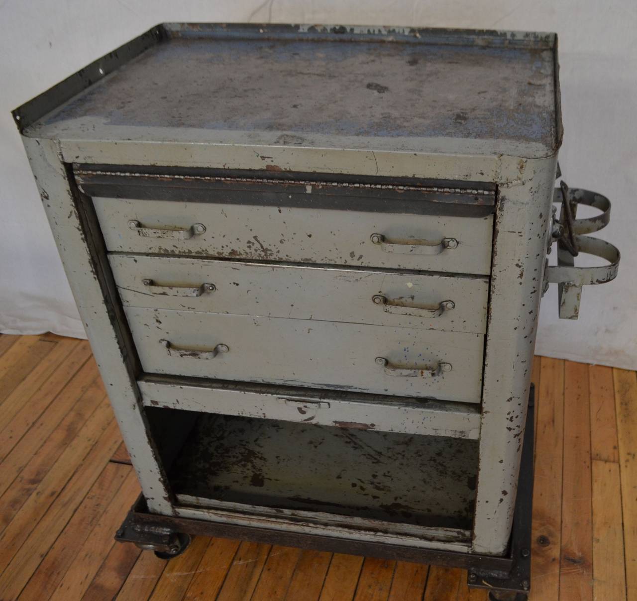 Steel Industrial Machinist's Tool and Storage Chest on Wheels