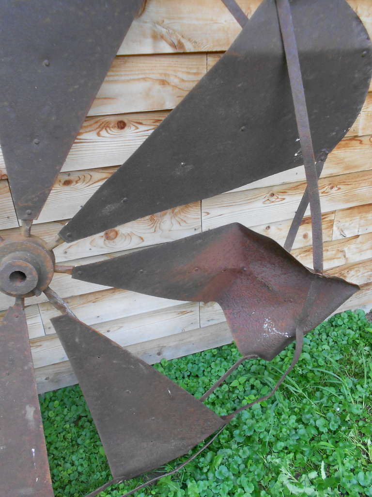 19th century Large-scale Agrarian Windmill Fan Blade In Good Condition In Madison, WI