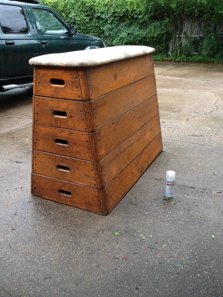 Unique vintage gymnasts' pommel horse / gymnastic horse / side horse. Leather padded top. Solid wood construction. Five stackable sections - hollow inside - great for storage and easy transport. Normal wear. 

40