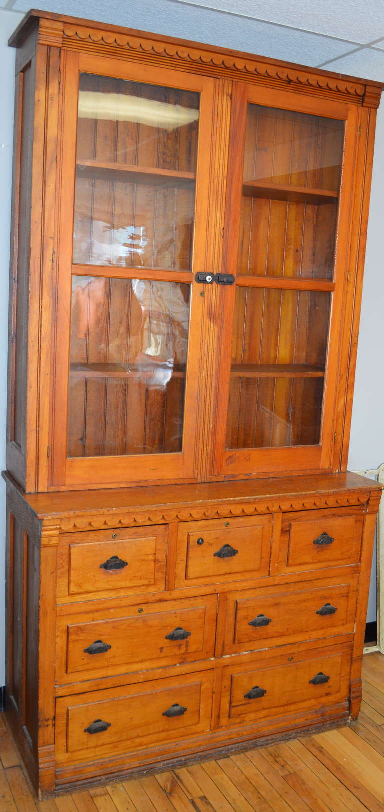 Late 19th century American Pine Cabinet/Cupboard In Good Condition In Madison, WI