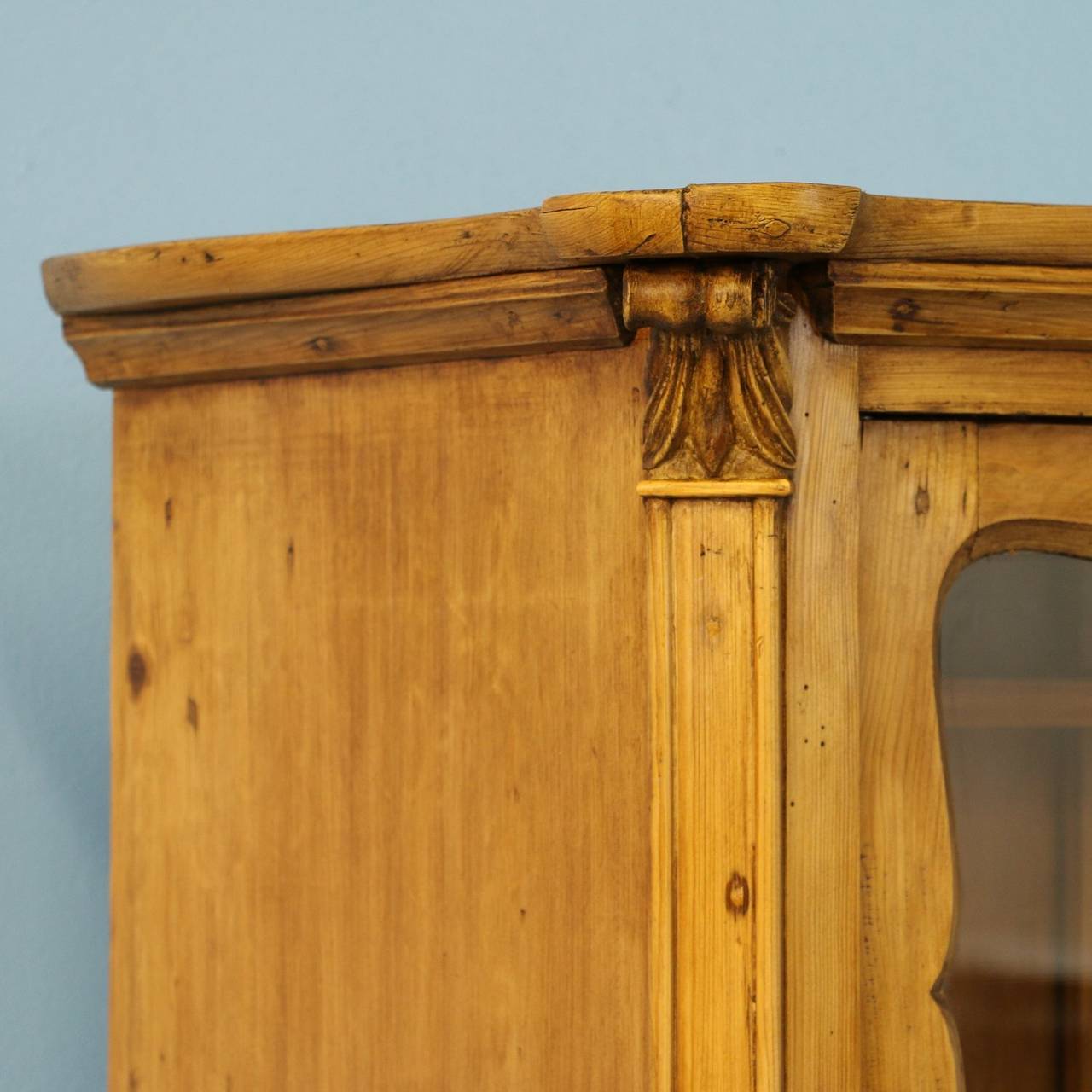 Antique Pine Bookcase Cabinet, Romania circa 1870-1890 In Excellent Condition In Round Top, TX