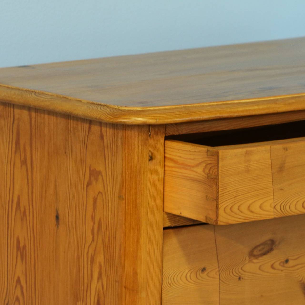 antique pine chest of drawers