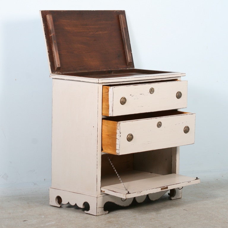 Antique Swedish Chest of Drawers Circa 1840-60, hidden storage In Excellent Condition In Round Top, TX