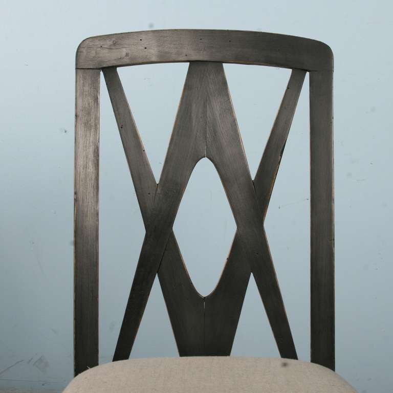 Antique Set of 6 Black Dining Chairs, New Linen Upholstered Seats In Excellent Condition In Round Top, TX