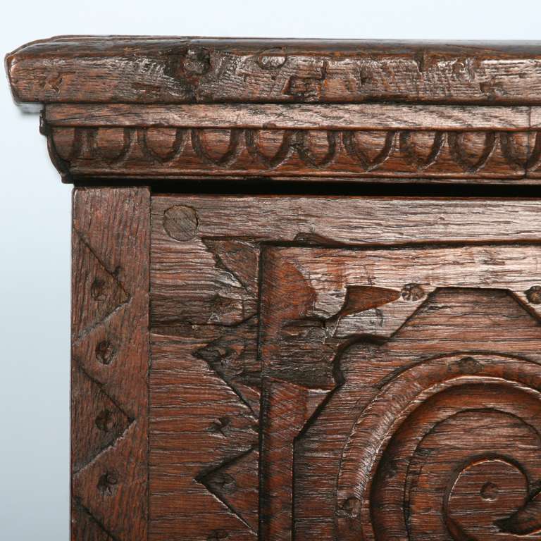 Antique Large Carved Oak Trunk Coffer, Circa 1680-1750 In Good Condition In Round Top, TX