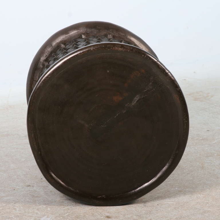 Tavolino africano nero intagliato d'epoca, circa 1940