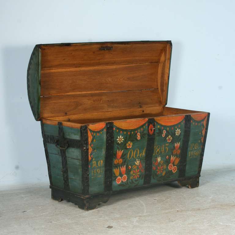 Original Painted Swedish Trunk, Dated 1843 In Good Condition In Round Top, TX