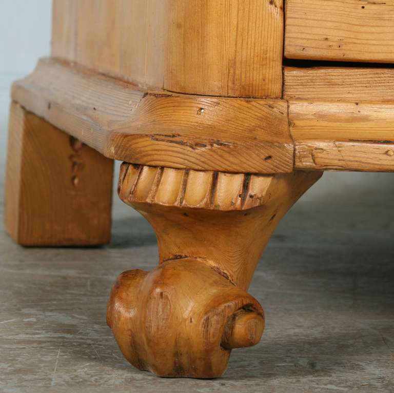 Antique Pine Chest of Drawers with Carved Feet, circa 1880 1