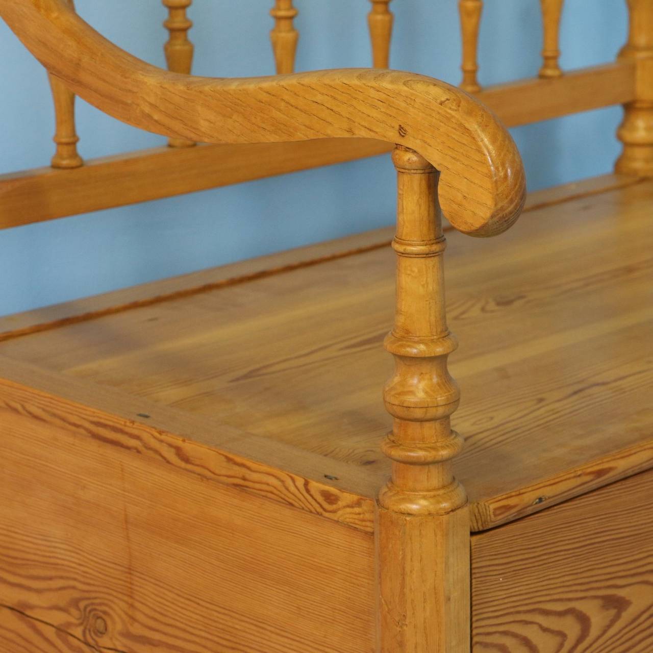 Antique Small Pine Swedish Bench with Hidden Storage, circa 1860-1880 In Excellent Condition In Round Top, TX