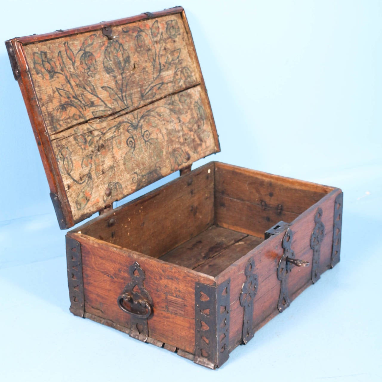 small trunk box