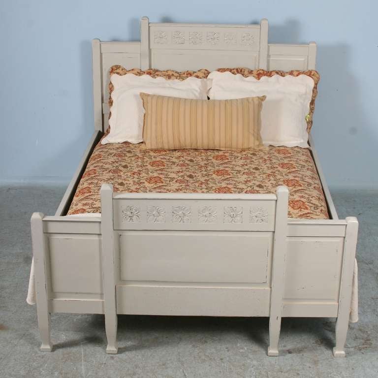 Wood Antique Queen Swedish Bed with Painted Finish