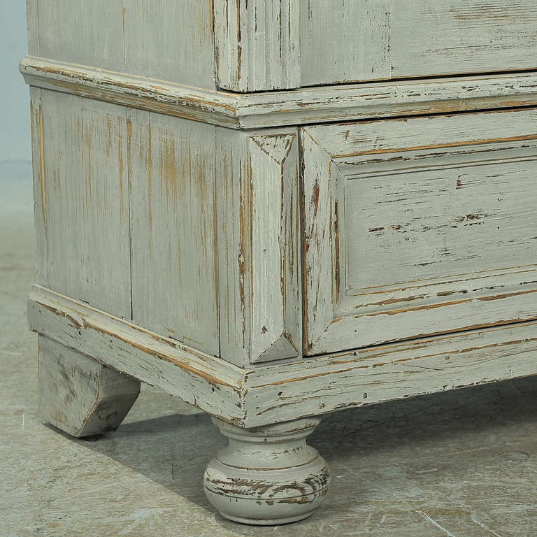 Antique Pair of Gustavian Grey Bookcases, circa 1890 In Excellent Condition In Round Top, TX