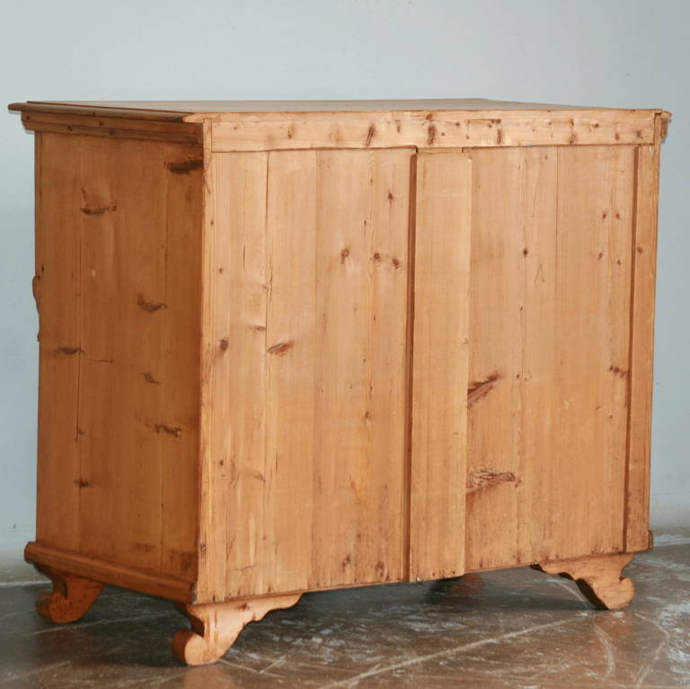 Antique Large Pine Chest of Three Drawers 3