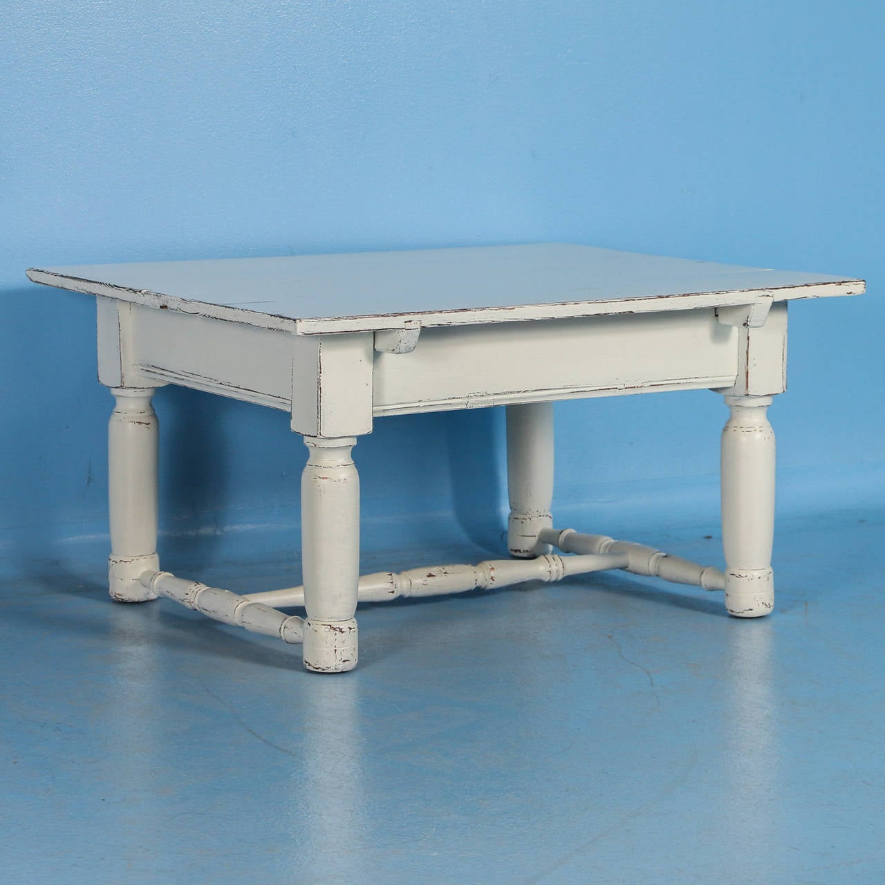 Antique White Romanian Pine Coffee Table, circa 1880 In Good Condition In Round Top, TX