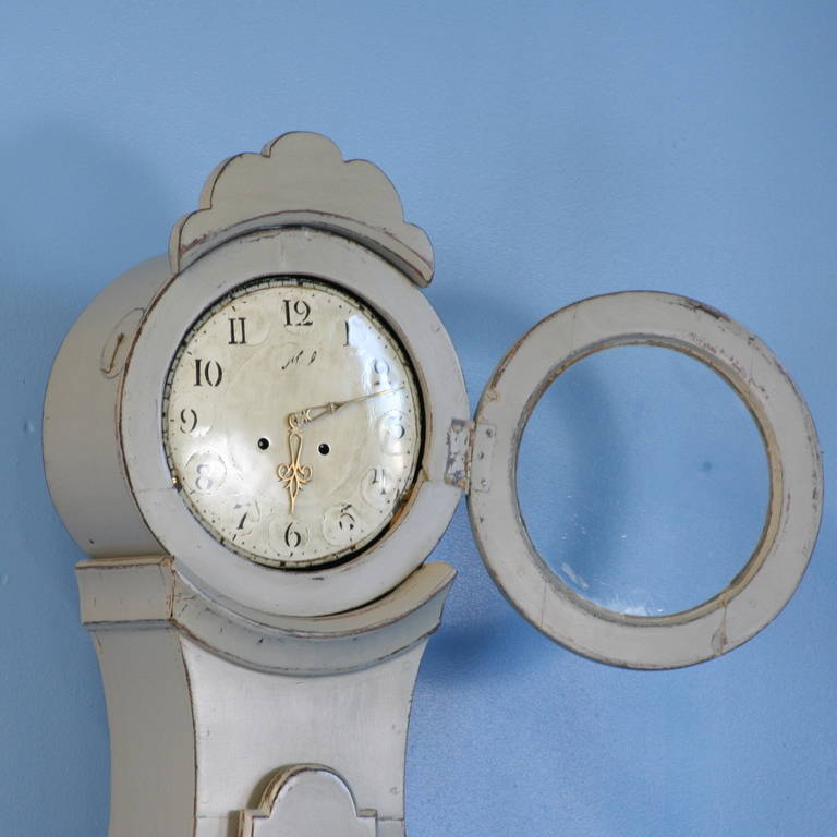 Antique Swedish Gray Mora Grandfather Clock, circa 1820-1840 In Excellent Condition In Round Top, TX