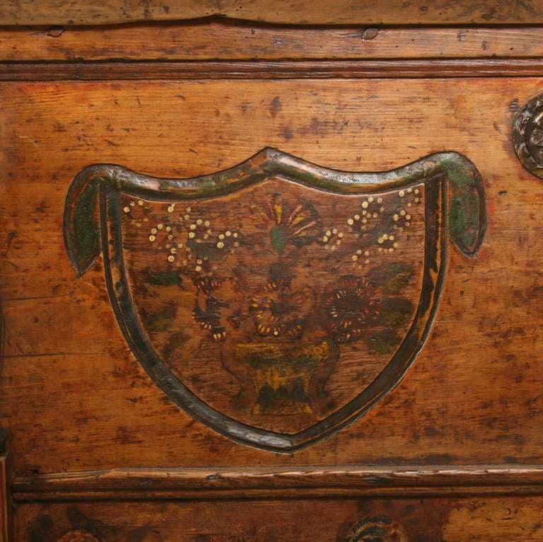 Antique Painted Carved Trunk Chest, Romania circa 1870 In Excellent Condition In Round Top, TX