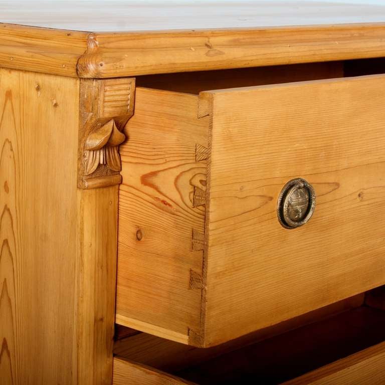 Antique Pine Large Chest of Drawers In Excellent Condition In Round Top, TX