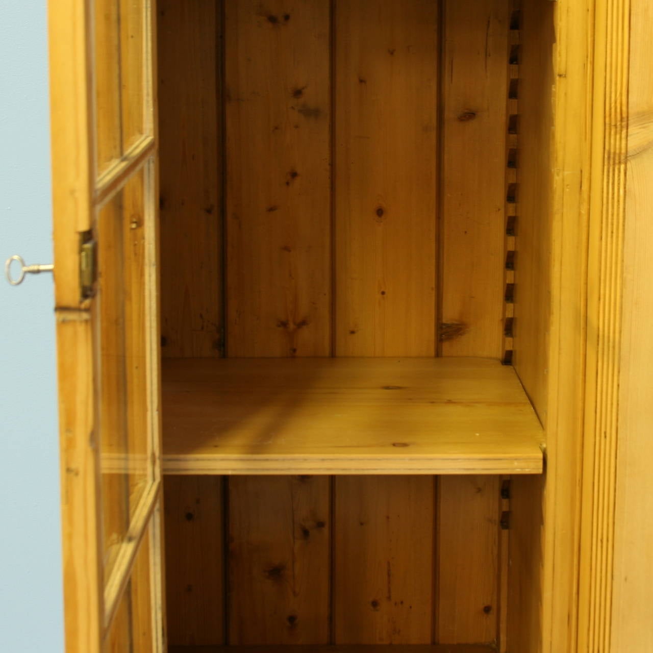 Large English Pine Bookcase Display Cabinet In Excellent Condition In Round Top, TX