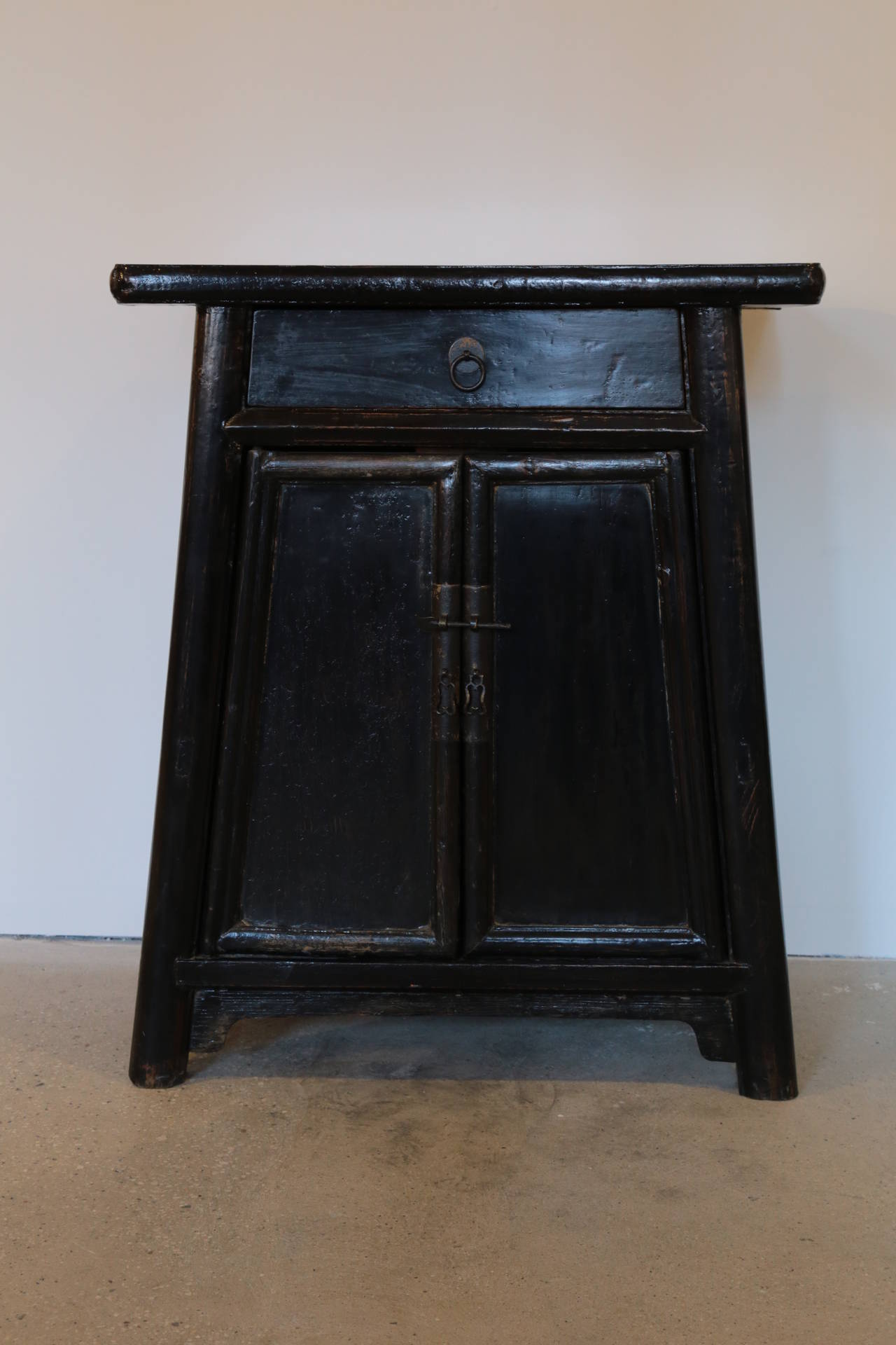19th Century Chinese Tapered Cabinets In Good Condition In New York, NY