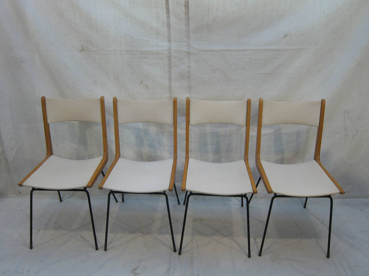 Mid-Century Modern Set of Four Chairs, Style of Carlo Di Carli