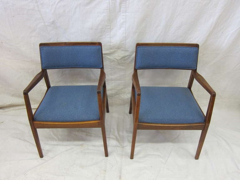 Mid-20th Century Pair Jens Risom Playboy chairs  For Sale