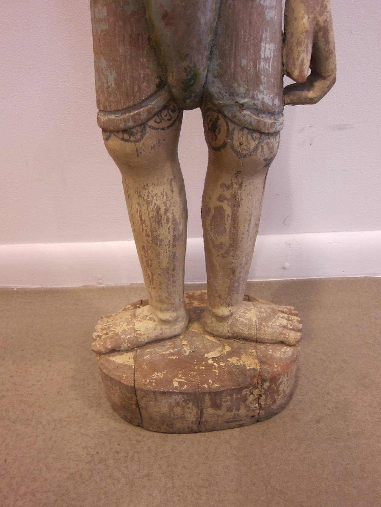 Burmesische Statue des 19. Jahrhunderts (Teakholz) im Angebot