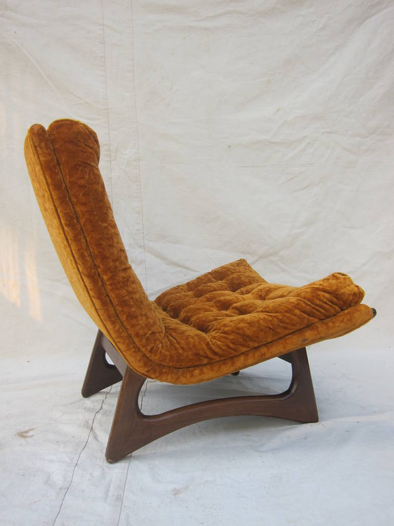 Mid Century Lounge Chair In Good Condition In New York, NY